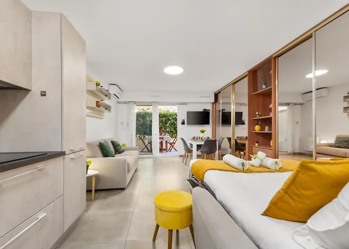 Victoria - Lumineux - Bord De - Centre