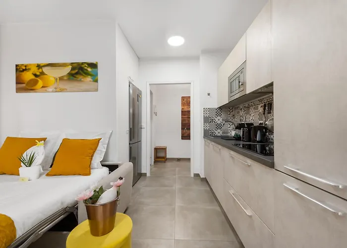 Victoria - Lumineux - Bord De - Centre Menton