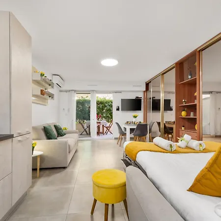 Victoria - Lumineux - Bord De - Centre