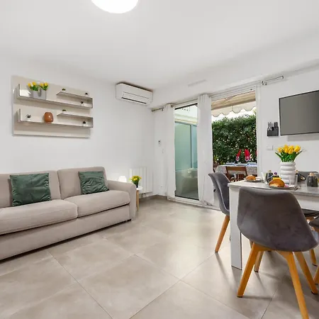 Victoria - Lumineux - Bord De - Centre Ментона