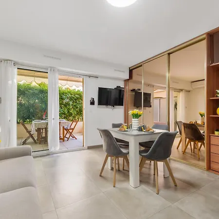 Victoria - Lumineux - Bord De - Centre مينتون