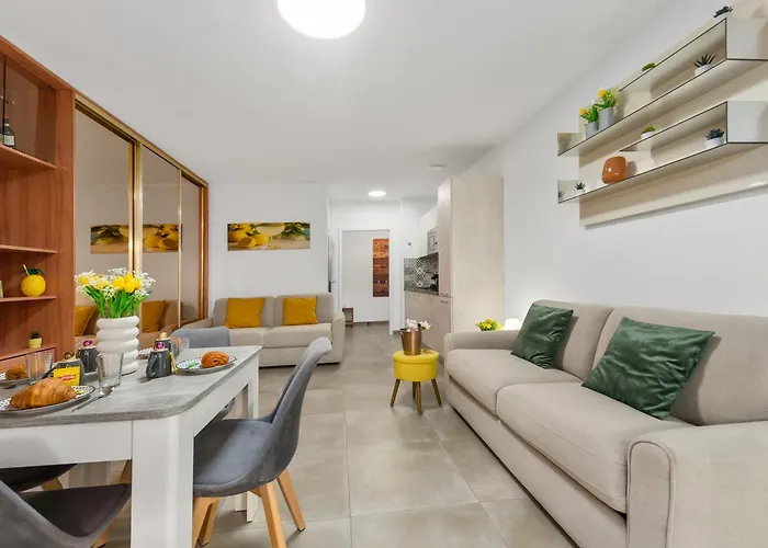 Victoria - Lumineux - Bord De - Centre مينتون